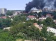 У Дніпровському районі столиці сталася пожежа із вибухом (фото, відео)
