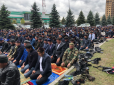 Хіти тижня. Силовики підносять молитву Всевишньому поруч з учасниками протестів: Повстання в Інгушетії набирає обертів (фото)