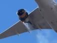 Двигун розсипався у повітрі: Уламки літака Boeing 777 впали на житловий будинок (відео)