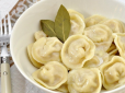 І розварюватися не будуть! Ідеальний спосіб варіння пельменів  - весь секрет у склянці холодної води