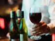 Готуйтеся до свят заздалегідь! В Україні злетить в ціні алкоголь - що і коли подорожчає