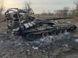 І смерть собача, і вшанування звіряче: Мережу підірвало відео, як на Костянтинівському напрямку здичавілі собаки ласують 