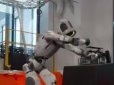 Майбутнє поруч: Boston Dynamics показала, як навчала свого робота-гуманоїда Atlas рухливості (відео)
