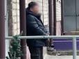 Здаватися відмовився: У Запоріжжі чоловік підірвав гранату біля багатоповерхівки на очах у правоохоронців. Акт потрапив на відео